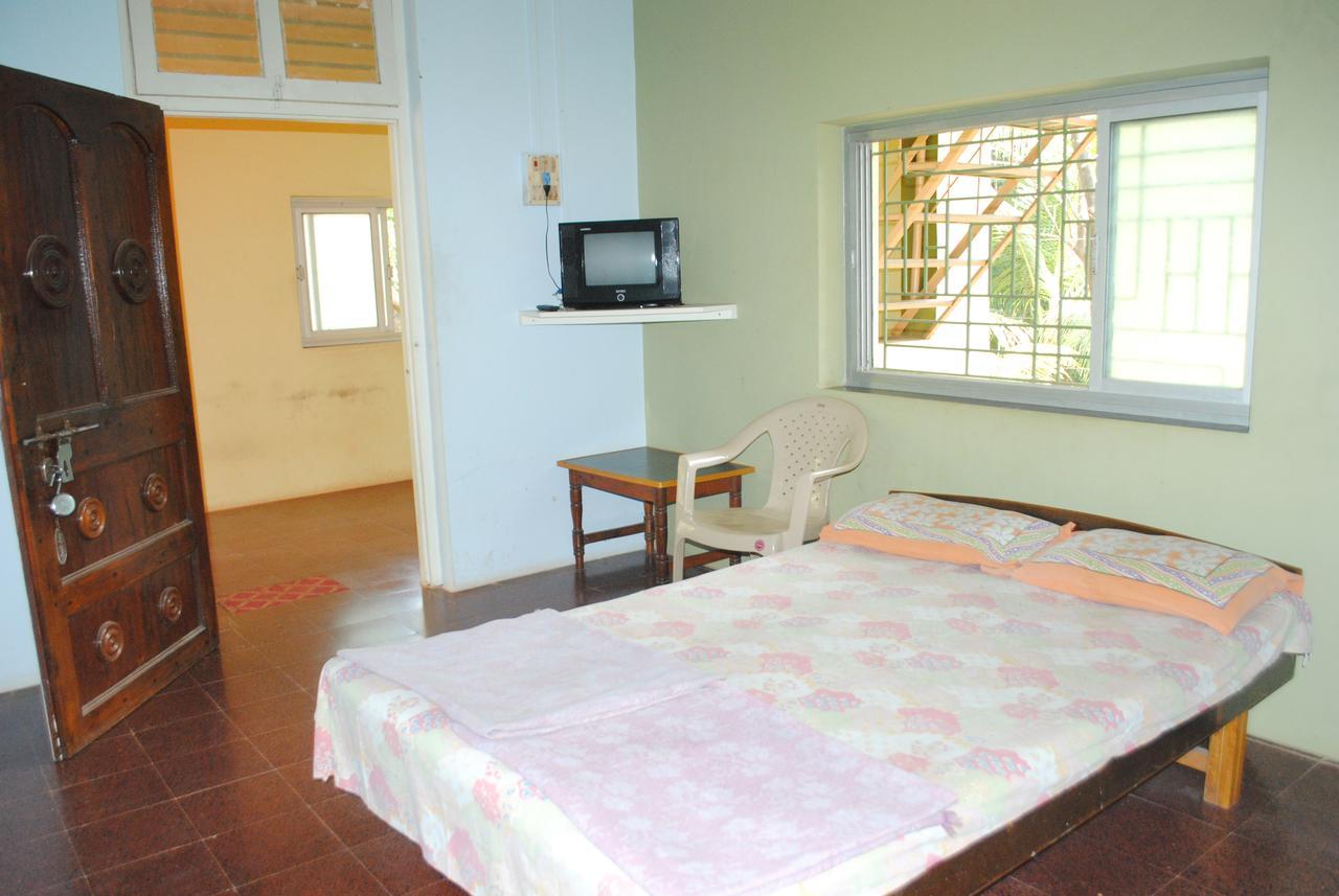 Hotel Anjali Lodge มัลวาน ภายนอก รูปภาพ